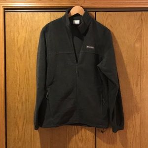 Never worn, charcoal gray Columbia Men’s Size Small Fleece